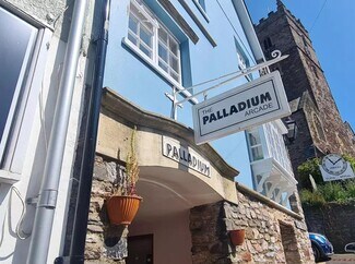 Plus de détails pour Duke St, Dartmouth - Local commercial à louer