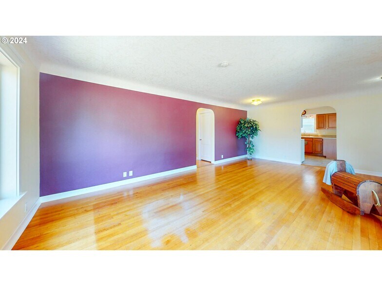 905 Broadway St, Longview, WA à vendre - Photo de l’immeuble – Image 3 sur 25