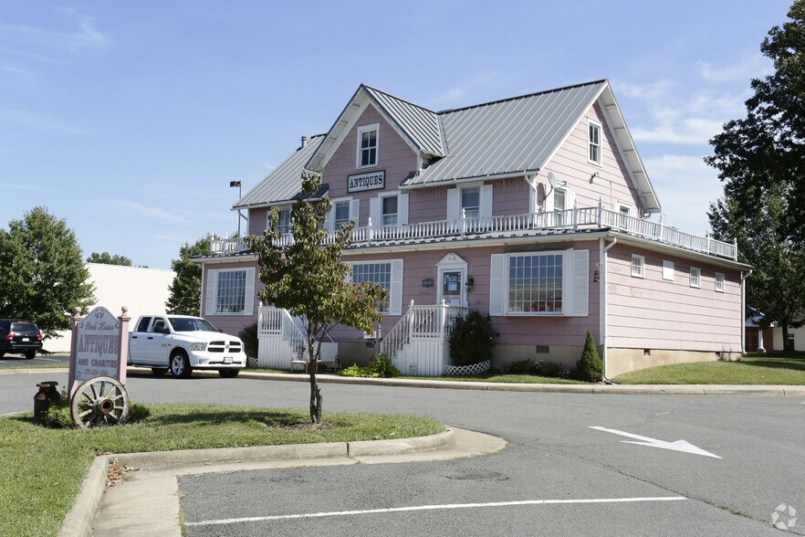 9201 Prescott Ave, Manassas, VA à vendre - Photo principale – Image 1 sur 20