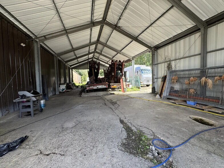 Local d'activités dans Verberie à vendre - Photo de l’immeuble – Image 1 sur 9