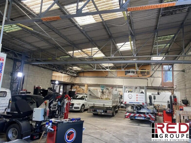 Industriel/Logistique dans Châteauneuf-le-Rouge à louer - Photo de l’immeuble – Image 3 sur 5
