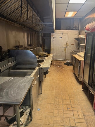 Plus de détails pour 133 E 157th St, Bronx, NY - Local commercial à louer