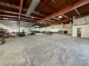 13902 West St, Garden Grove, CA à louer Photo intérieure– Image 2 sur 2