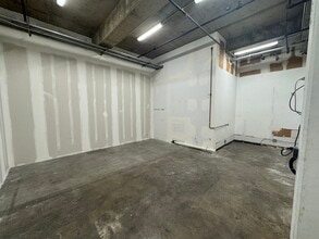 875 Waimanu St, Honolulu, HI à louer Photo intérieure– Image 1 sur 3