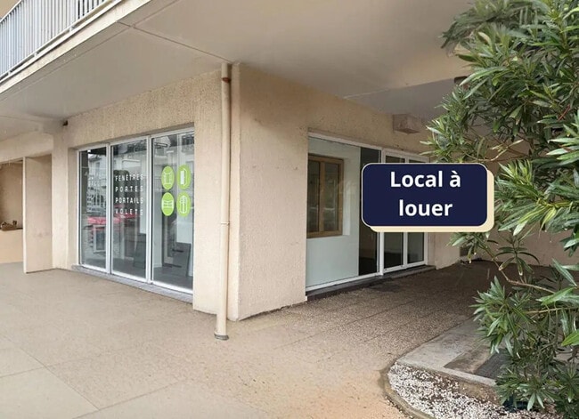 Plus de détails pour Local commercial à louer