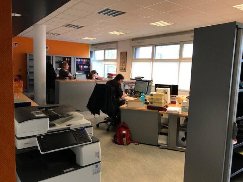 Bureau dans Saint-Dizier à louer - Photo de l’immeuble – Image 3 sur 3