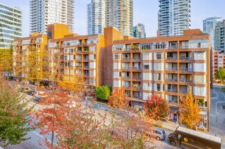 Plus de détails pour 1348 Burrard St, Vancouver, BC - Logement à vendre