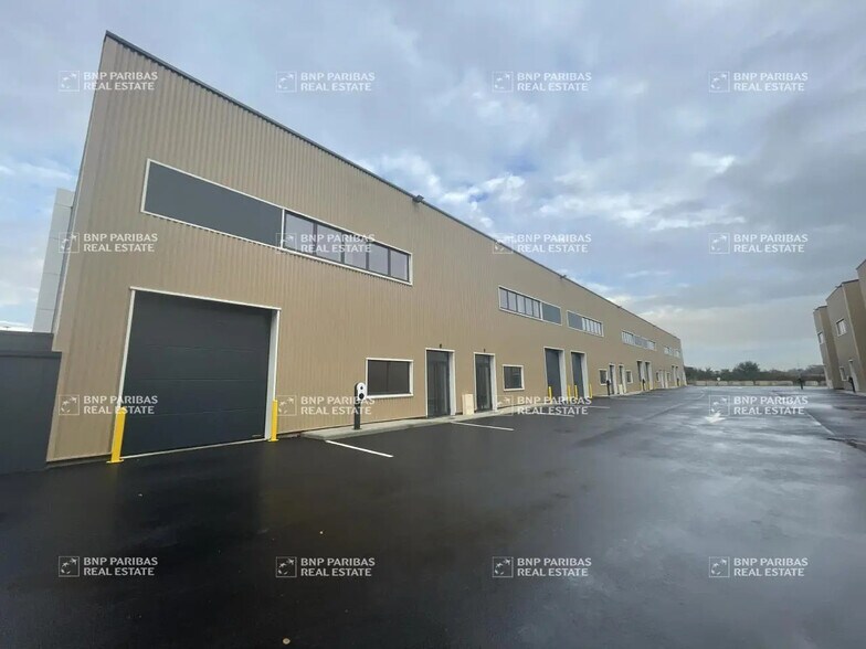 152 Rue François René De Chateaubriand, Carquefou à louer - Photo de l’immeuble – Image 1 sur 14