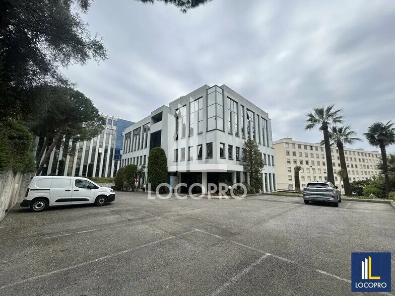 Bureau dans Nice à vendre - Photo de l’immeuble – Image 1 sur 11
