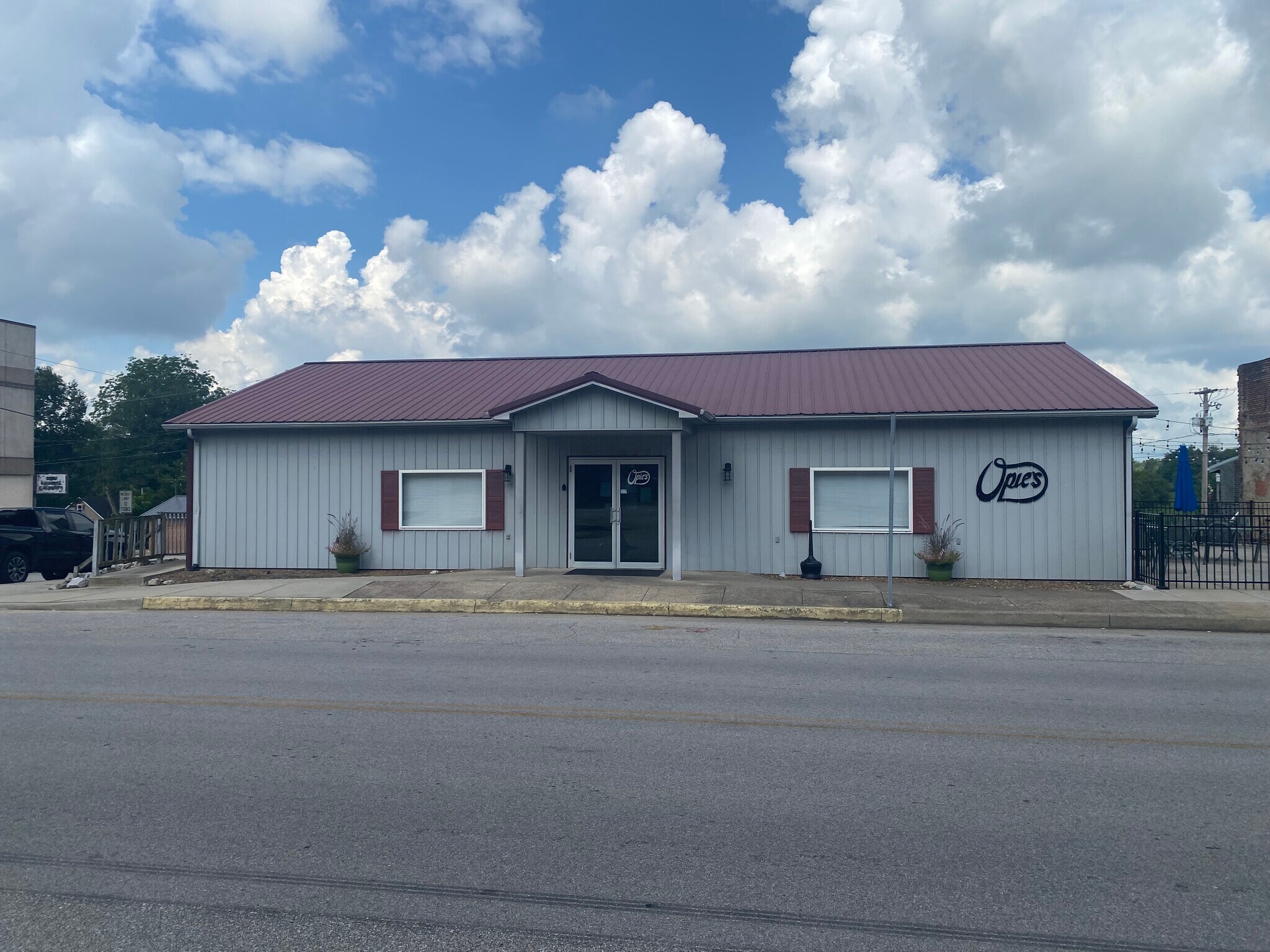 1 N. Main St., Chrisney, IN à vendre Photo principale– Image 1 sur 8
