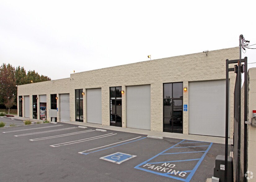 921 Van Ness Ave, Torrance, CA à louer - Photo de l’immeuble – Image 3 sur 5