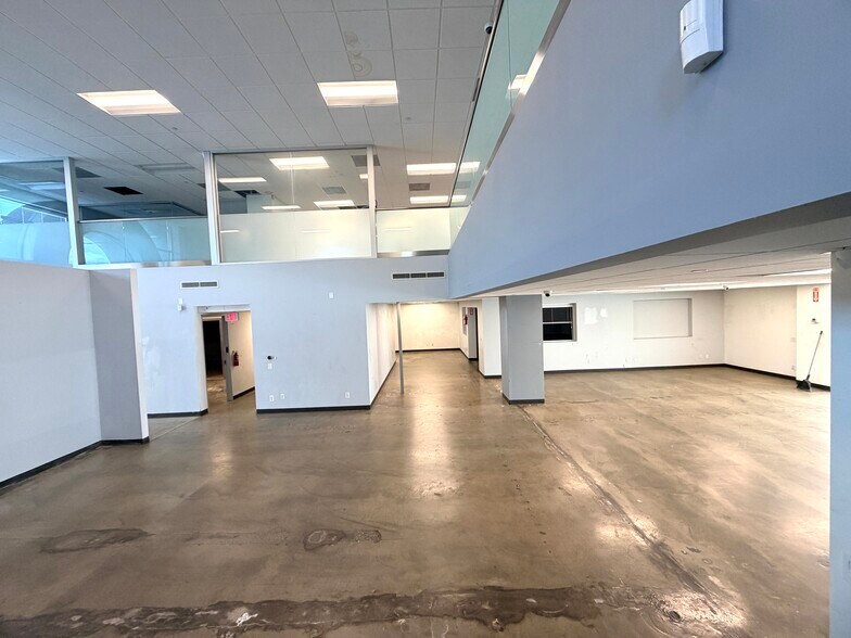2350 W Valley Blvd, Alhambra, CA à louer - Photo intérieure – Image 3 sur 59