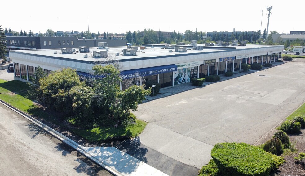 4353-4369 99th St NW, Edmonton, AB à louer - Photo de l’immeuble – Image 2 sur 4