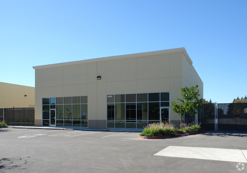 4009 Vista Park Ct, Sacramento, CA à vendre - Photo principale – Image 1 sur 5