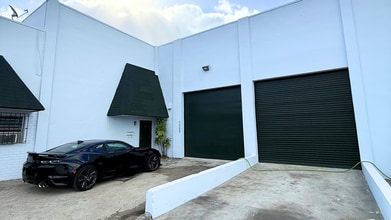 7460-7580 NW 82nd St, Medley, FL à louer Photo de l’immeuble– Image 2 sur 20