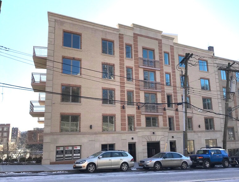 3190 Riverdale Ave, Bronx, NY à louer - Photo de l’immeuble – Image 2 sur 17