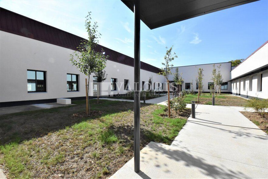 33 Avenue Du Docteur Georges Lévy, Vénissieux à louer - Photo de l’immeuble – Image 2 sur 19