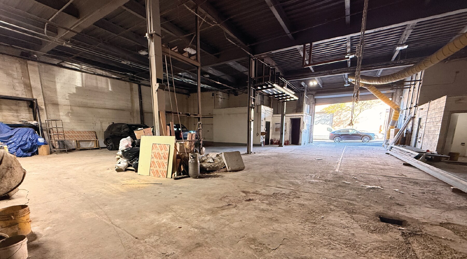 81 Apollo St, Brooklyn, NY à vendre Photo intérieure– Image 1 sur 1