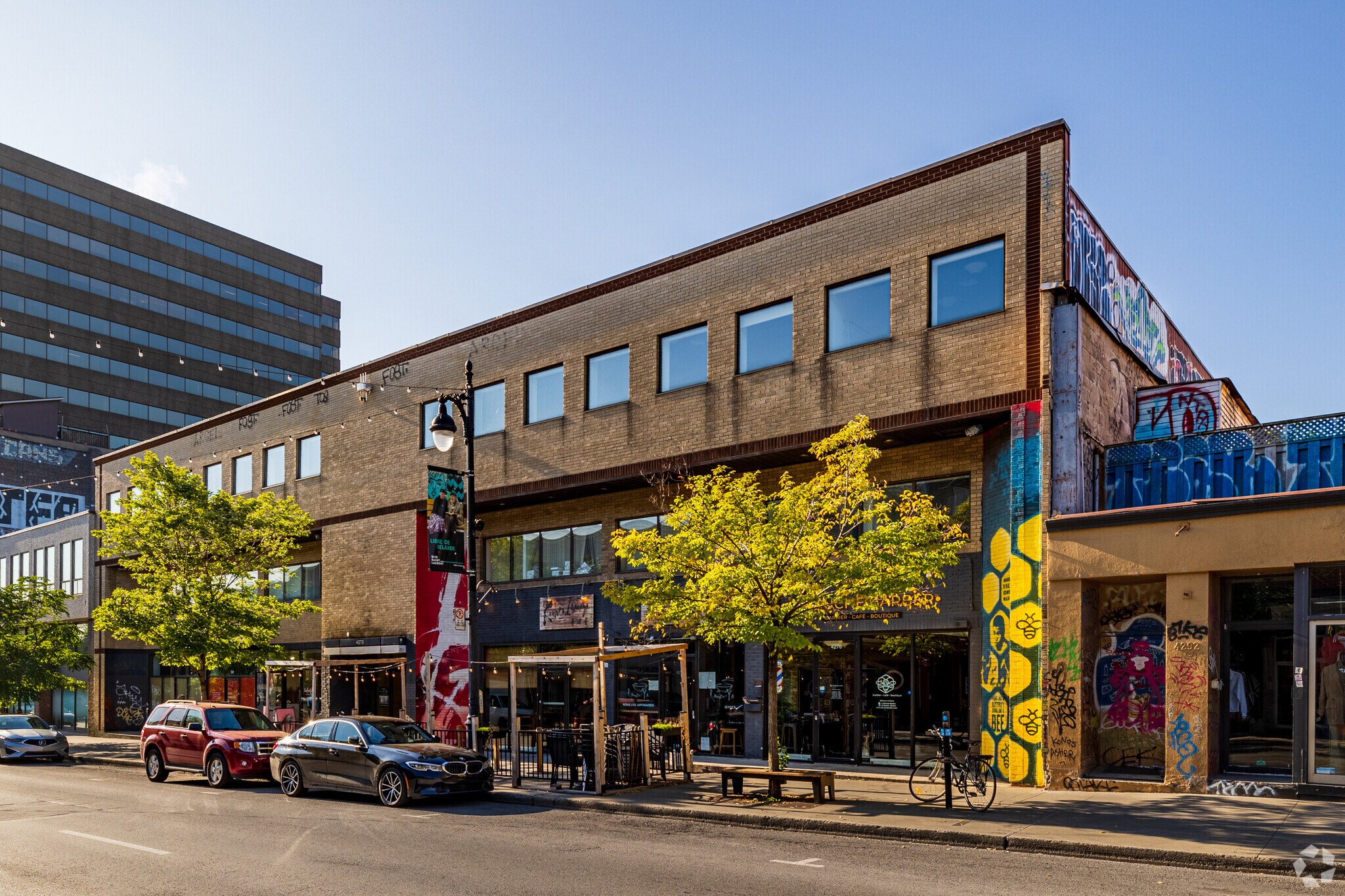 4264-4276 Boul Saint-Laurent, Montréal, QC à louer Photo principale– Image 1 sur 6
