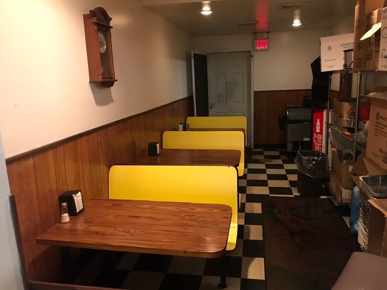 217-219 Hamburg Tpke, Bloomingdale, NJ à vendre - Photo intérieure – Image 3 sur 11