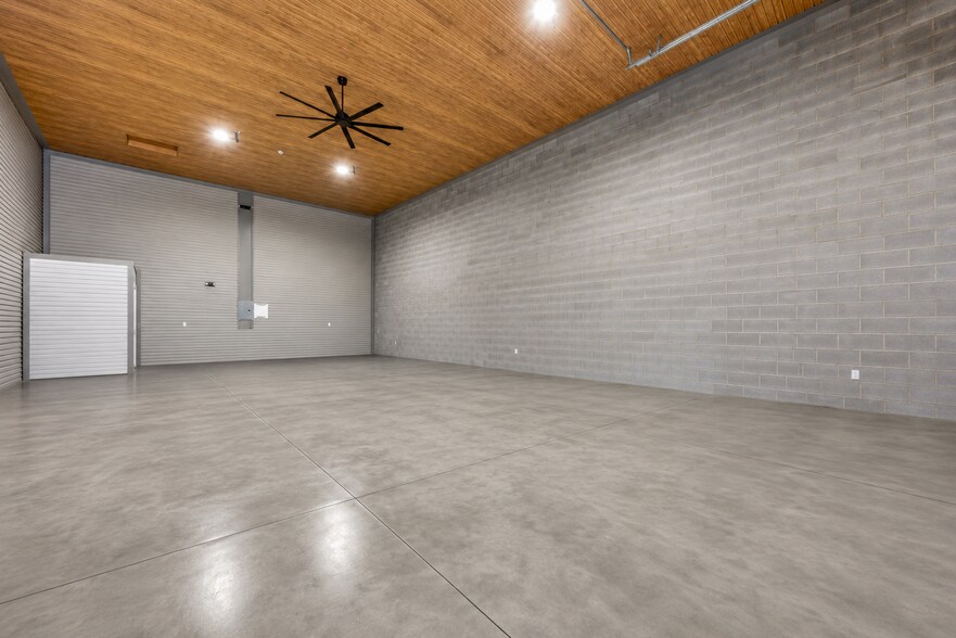 144 Mccrary Rd Condos portefeuille de 4 biens à vendre sur LoopNet.fr - Photo de l’immeuble – Image 2 sur 9