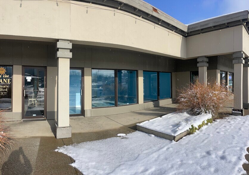 1562 Akron Peninsula Rd, Akron, OH à louer - Photo de l’immeuble – Image 2 sur 6