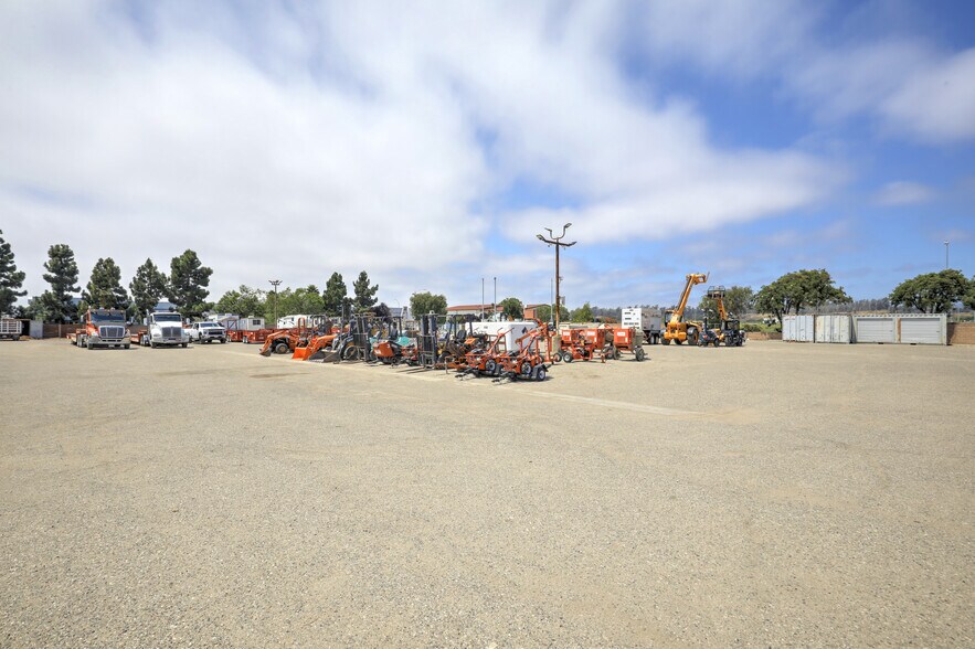 1401 N O St, Lompoc, CA à vendre - Photo de l’immeuble – Image 3 sur 11