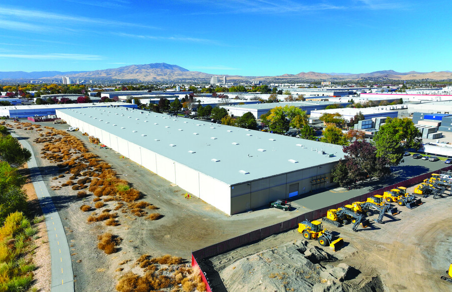 1095 Spice Islands Dr, Sparks, NV à louer - Photo de l’immeuble – Image 3 sur 4