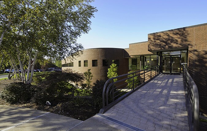 100 Corporate Dr, Windsor, CT à louer - Photo de l’immeuble – Image 3 sur 5
