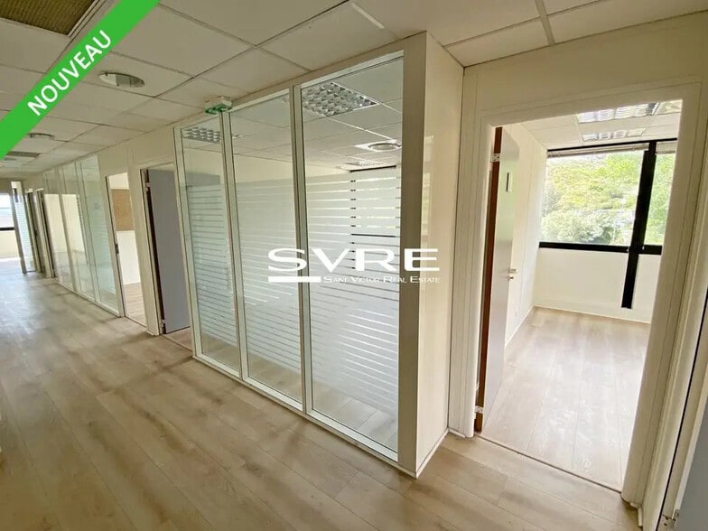 Bureau dans Vitrolles à louer - Photo de l’immeuble – Image 1 sur 12