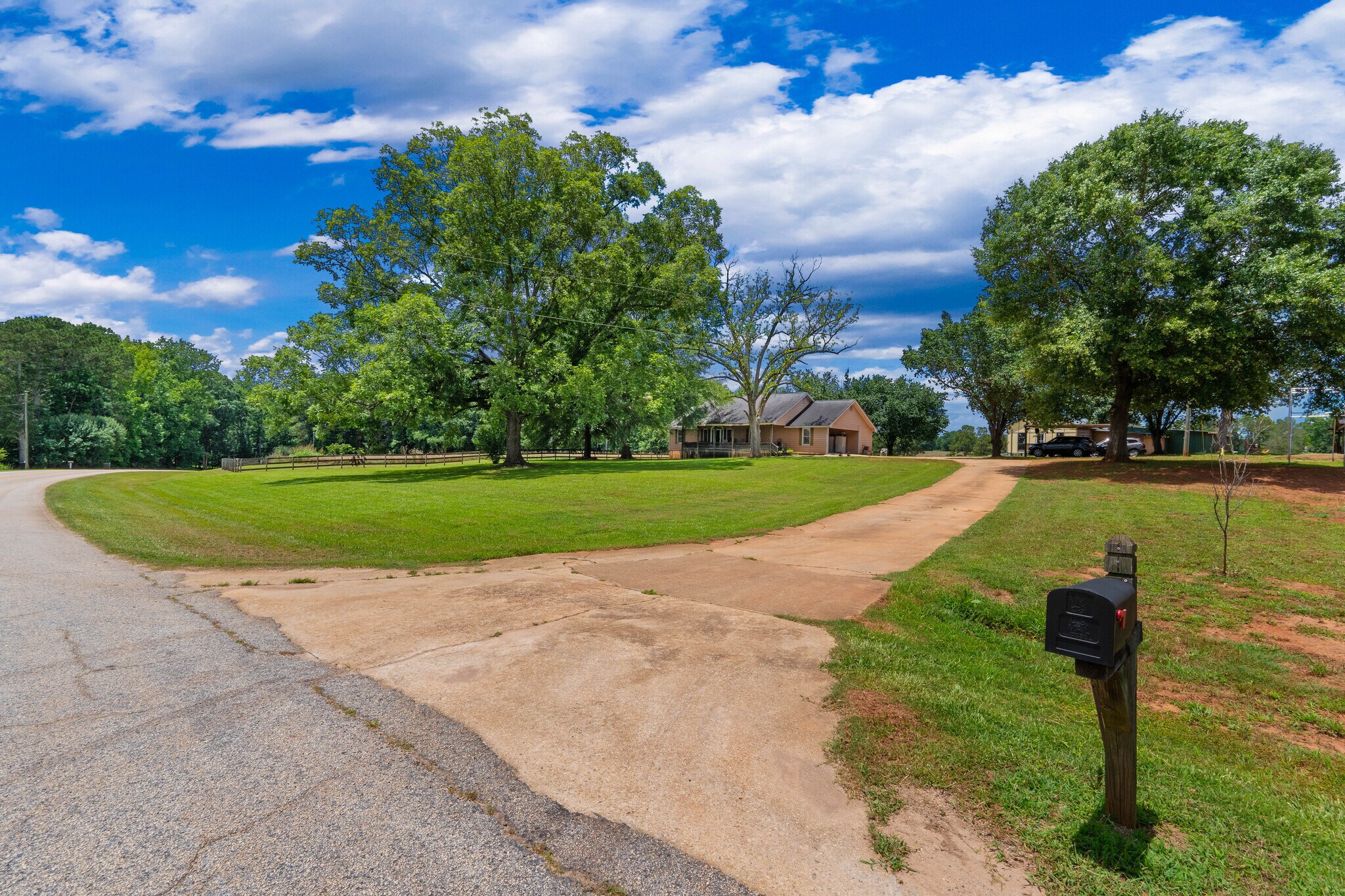 1013 Amber Stapp Studdard Rd, Social Circle, GA à vendre Photo principale– Image 1 sur 54
