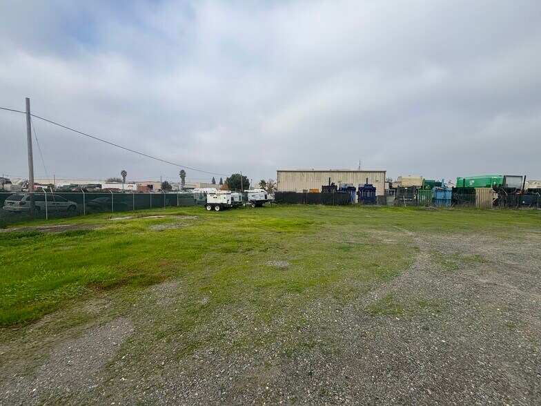 6917 Mccomber St, Sacramento, CA à vendre - Photo de l’immeuble – Image 3 sur 18