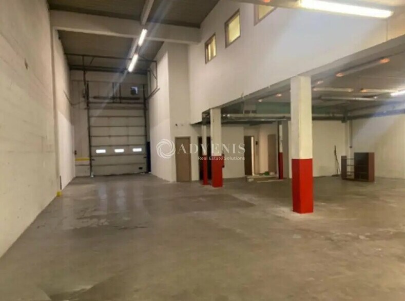 Local d'activités dans Baillet-en-France à vendre - Photo de l’immeuble – Image 2 sur 5