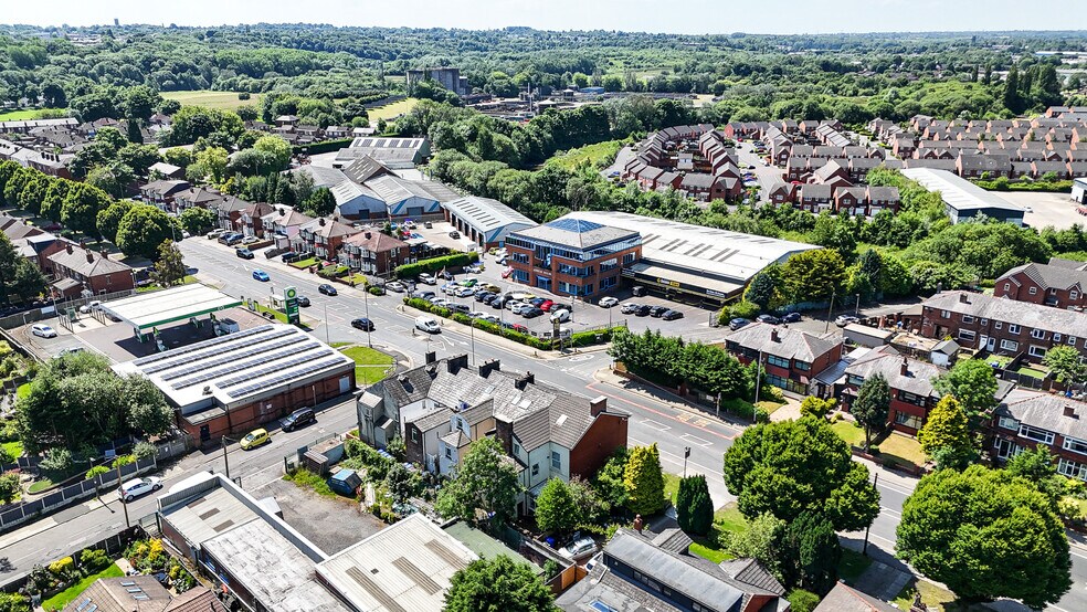 574 Manchester Rd, Bury à louer - Photo de l’immeuble – Image 2 sur 4