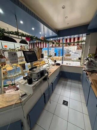 Plus de détails pour Local commercial à louer
