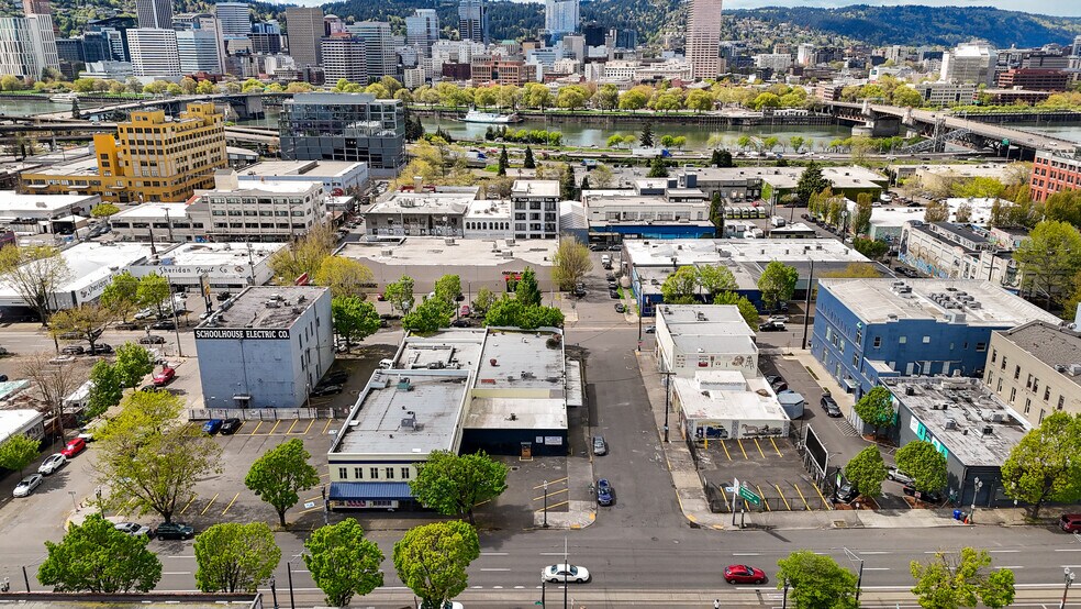 Central Eastside Opportunity portefeuille de 2 biens à vendre sur LoopNet.fr - Photo de l’immeuble – Image 3 sur 9