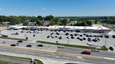 2301-2341 S M-291 Hwy, Independence, MO à louer Photo intérieure– Image 2 sur 6