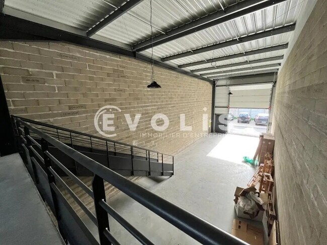 Plus de détails pour Local d’activités à vendre