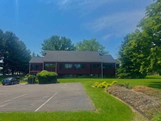 1200 Heritage Dr, New Richmond, WI à vendre - Photo de l’immeuble – Image 1 sur 21