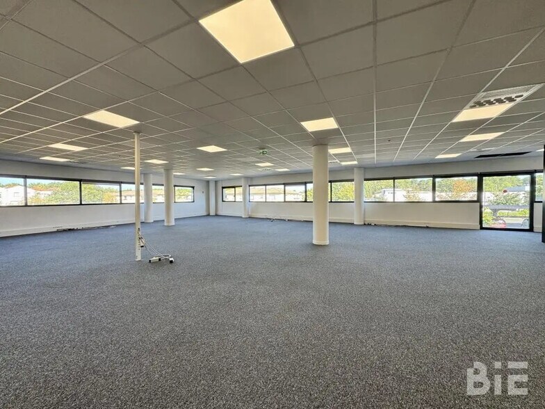 Bureau dans Mérignac à louer - Photo de l’immeuble – Image 3 sur 16