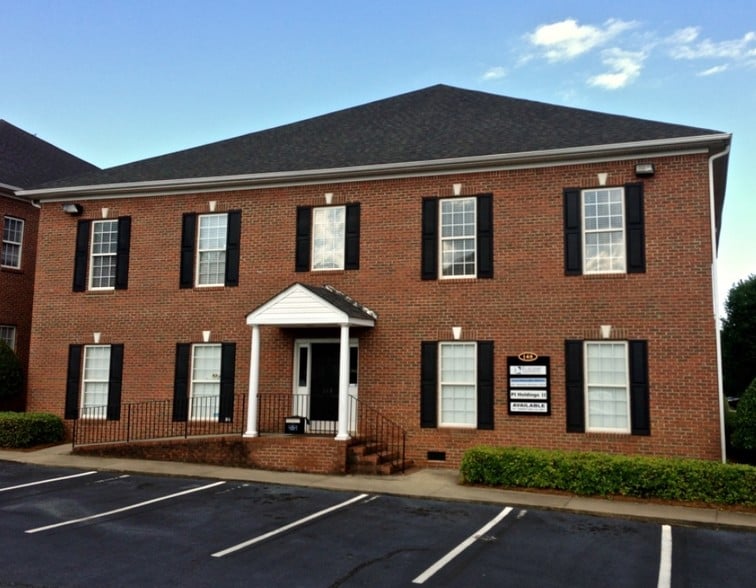 148 Milestone Way, Greenville, SC à louer - Photo principale – Image 1 sur 18