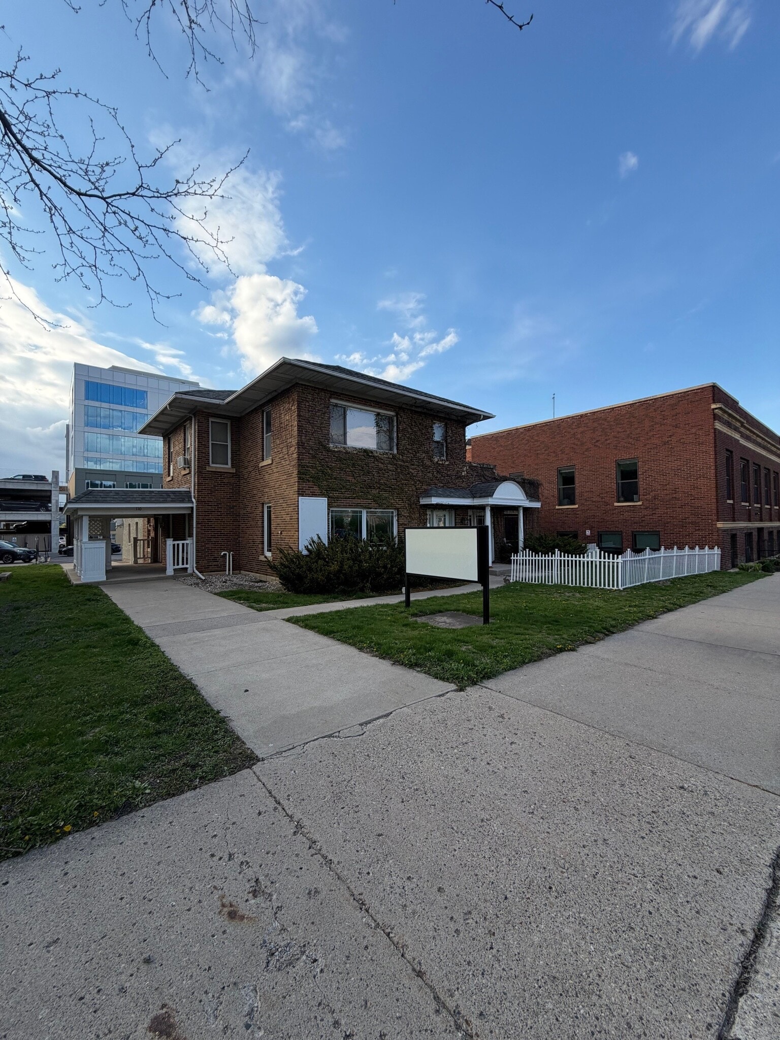 110 S Broad St, Mankato, MN à louer Photo de l’immeuble– Image 1 sur 29