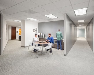 Plus de détails pour 3295 River Exchange Dr, Peachtree Corners, GA - Coworking à louer