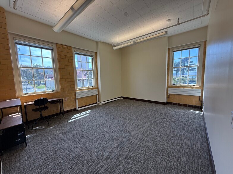 220 Halleck St, San Francisco, CA à louer - Photo de l’immeuble – Image 3 sur 11