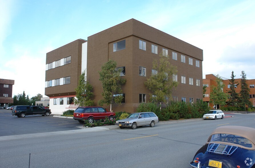 880 N St, Anchorage, AK à vendre - Photo principale – Image 2 sur 7