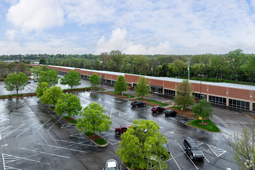 2501 McGavock Pike, Nashville, TN à vendre - Photo de l’immeuble – Image 3 sur 4