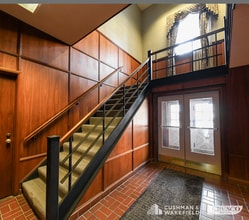 1495 Warren Rd, Lakewood, OH à vendre Photo intérieure– Image 1 sur 5