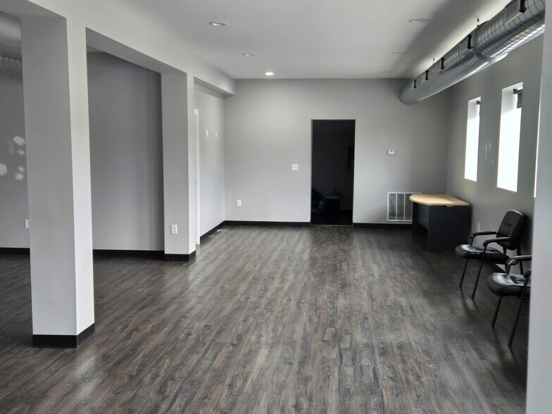 5150 Indianapolis Rd, Columbus, IN à louer - Photo de l’immeuble – Image 3 sur 6