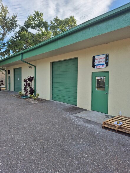 14203-14231 60th St N, Clearwater, FL à louer - Photo de l’immeuble – Image 1 sur 9