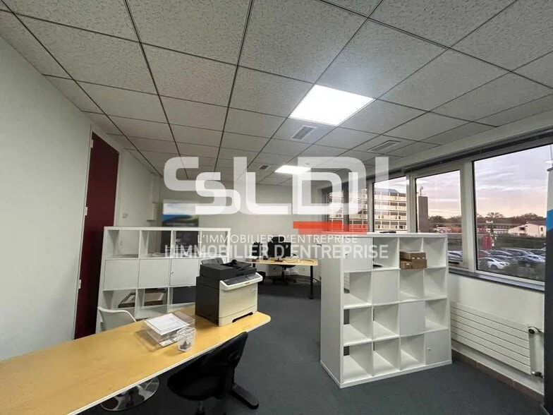 Bureau dans Limas à louer - Photo de l’immeuble – Image 1 sur 10
